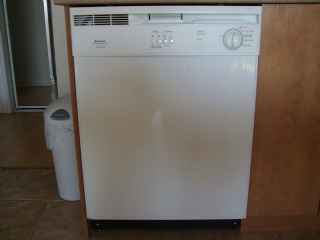 lave-vaisseille frigidaire blanc 80$neg