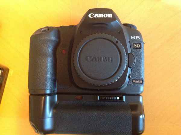 Canon EOS 5D Mark II + Batterie Grip, 3