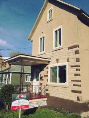 Two or more storey for sale in Hull