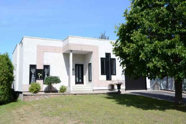 1641, Av. Carpentier, Boisbriand  